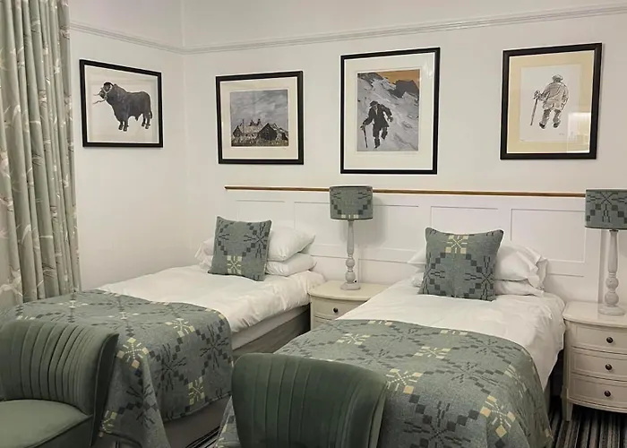 Llety Brynawel Guest House